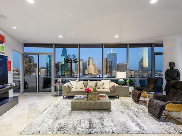 2200  Victory Avenue  2304, Dallas Texas 75219