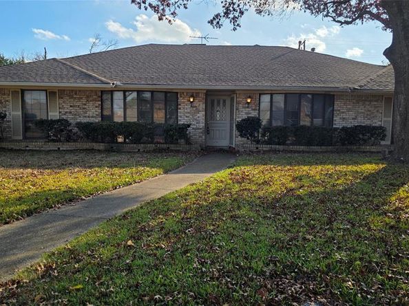 604  The Meadows Parkway , DeSoto Texas 75115
