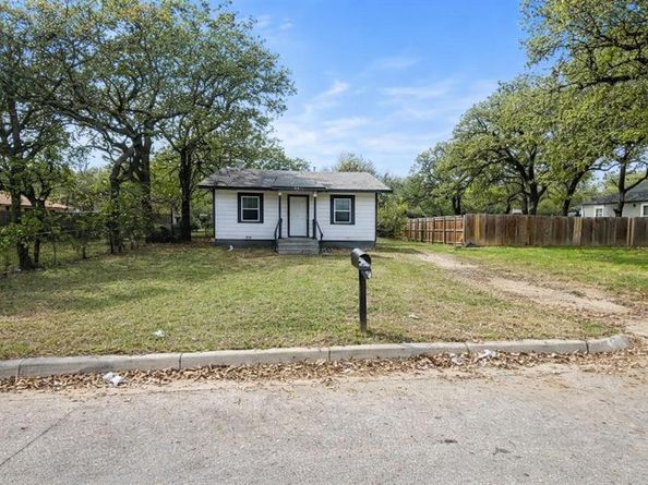 4518  Erath Street , Fort Worth Texas 76119