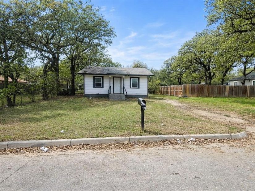 4518  Erath Street , Fort Worth Texas 76119
