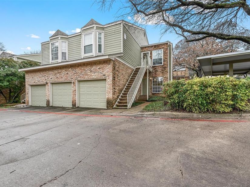 7151  Gaston Avenue  1001, Dallas Texas 75214