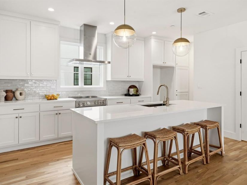 7207  Gaston Avenue  1404, Dallas Texas 75206