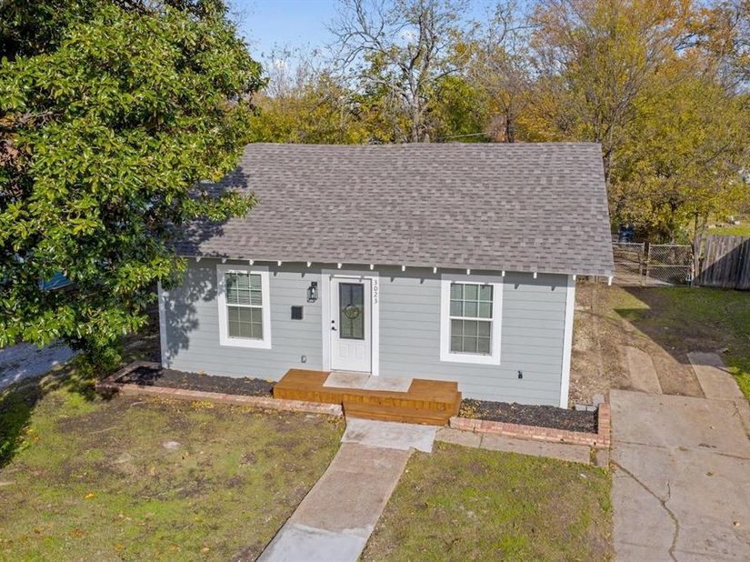 3023  Spurlock Street , Dallas Texas 75223