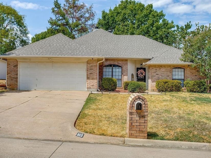 803  Water View Drive , Mansfield Texas 76063