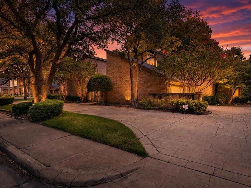6822  Blue Mesa Drive , Dallas Texas 75252