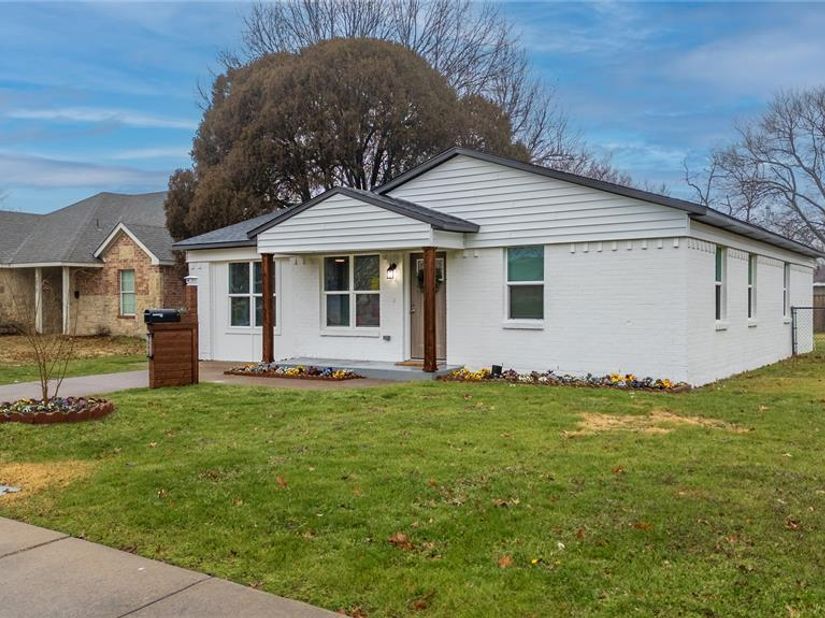 1213  Bowie Street , Garland Texas 75040