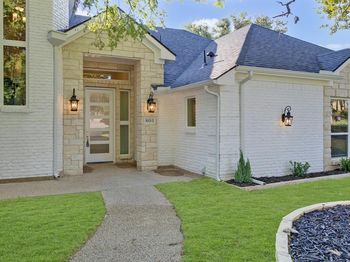 801  Highwoods Trail 
