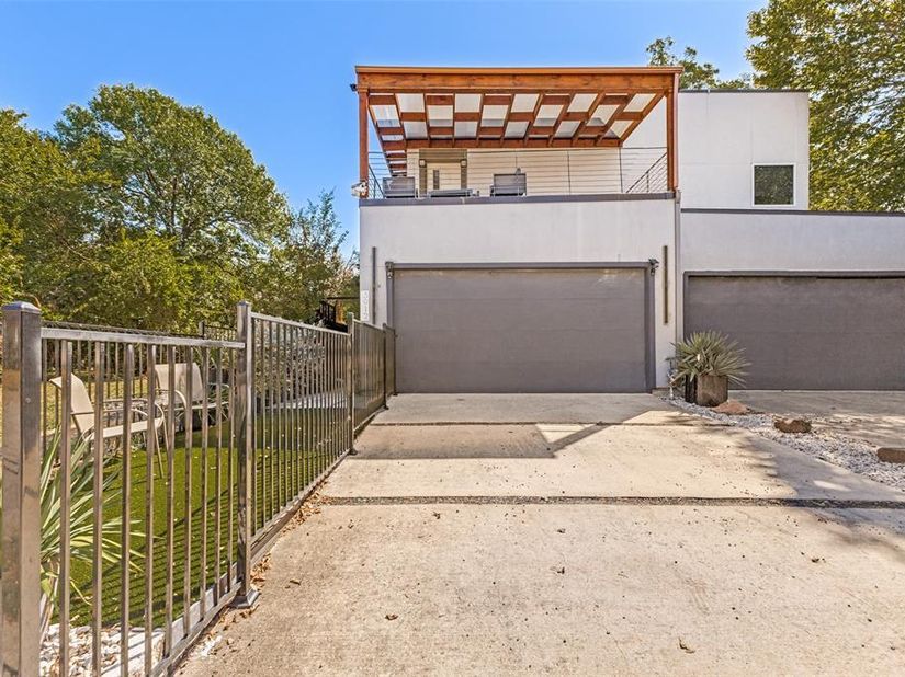 3912  Munger Avenue , Dallas Texas 75204