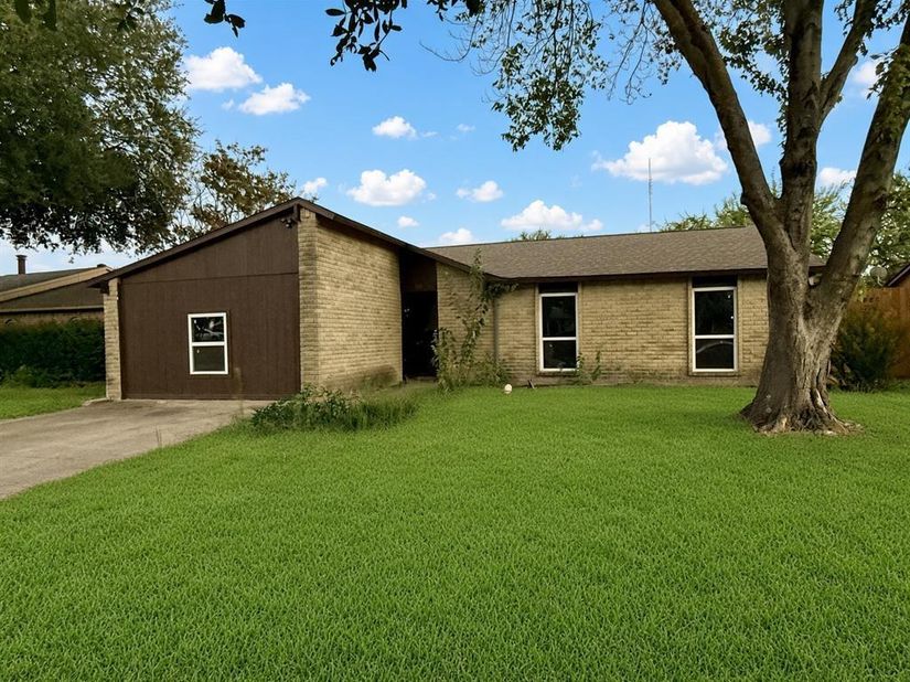 5618  Briarcrest Drive , Garland Texas 75043