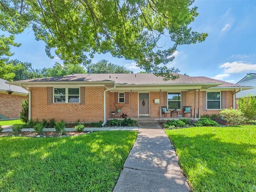 6221  Berryhill Street , Dallas Texas 75231