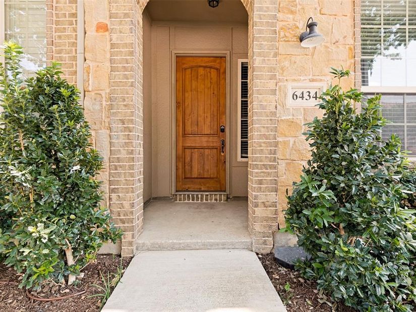 6434  Love Drive , Irving Texas 75039
