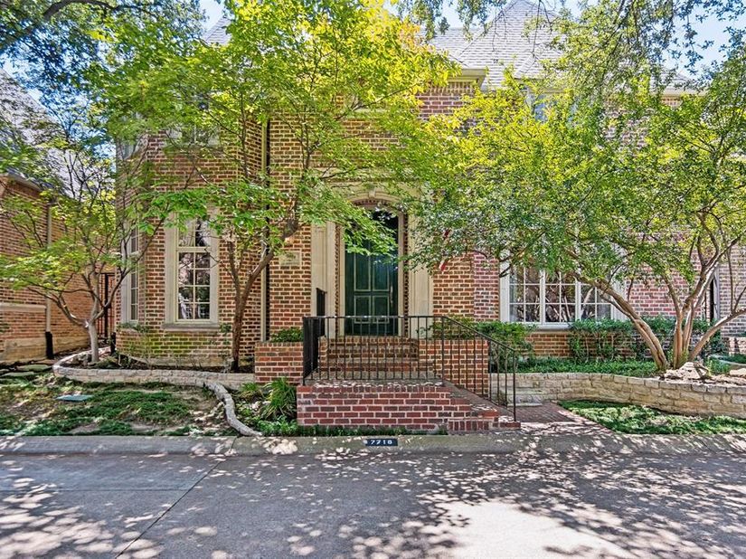 7718  Marquette Street , Dallas Texas 75225