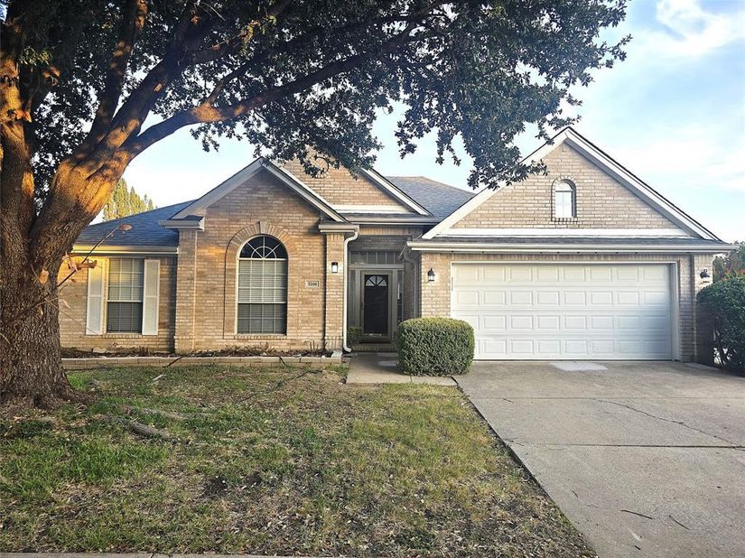 5200  White Hills Drive , Fort Worth Texas 76137