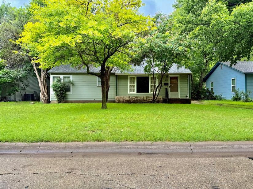 1009  Denton Street , Denton Texas 76201