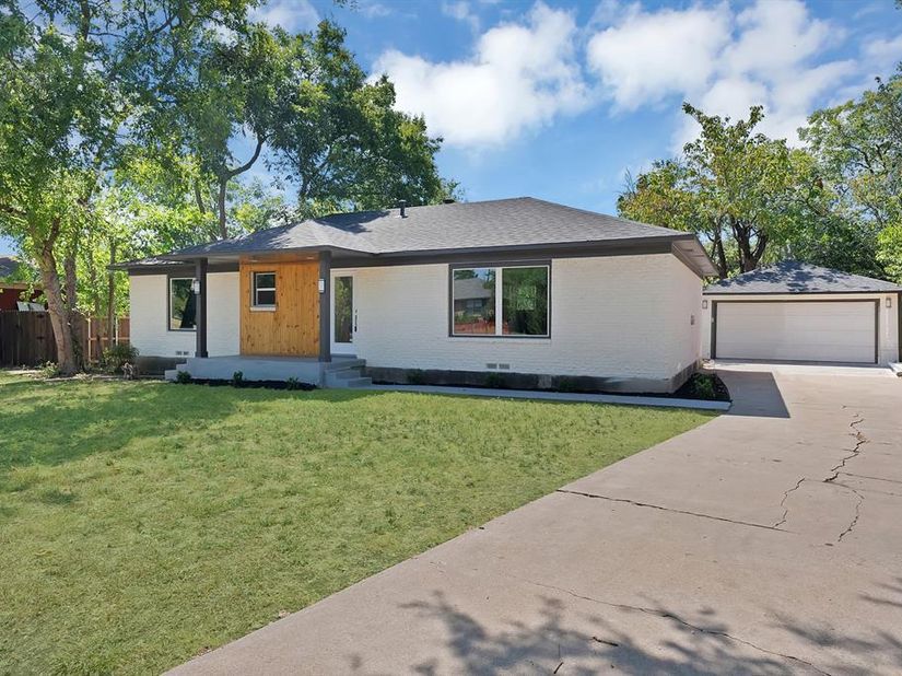 112  Laurel Street , Lancaster Texas 75134