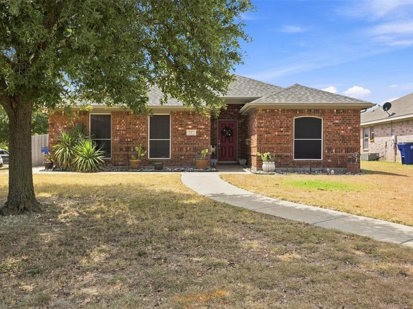 937  Behrens Court , Crowley Texas 76036