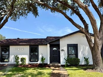 1810  Sandra Lane 