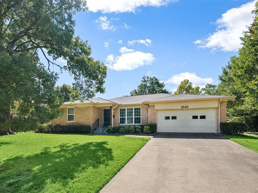 2546  Telegraph Avenue , Dallas Texas 75228