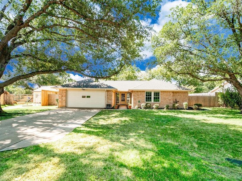 1109  Stapleton Lane , Flower Mound Texas 75028