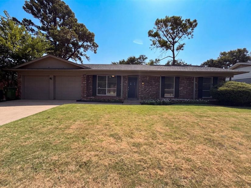 2136  Mountainview Drive , Hurst Texas 76054