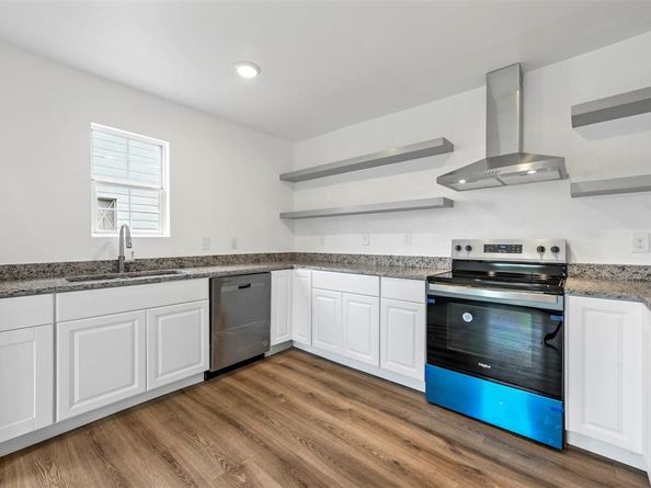 504 E Robert Street , Fort Worth Texas 76104