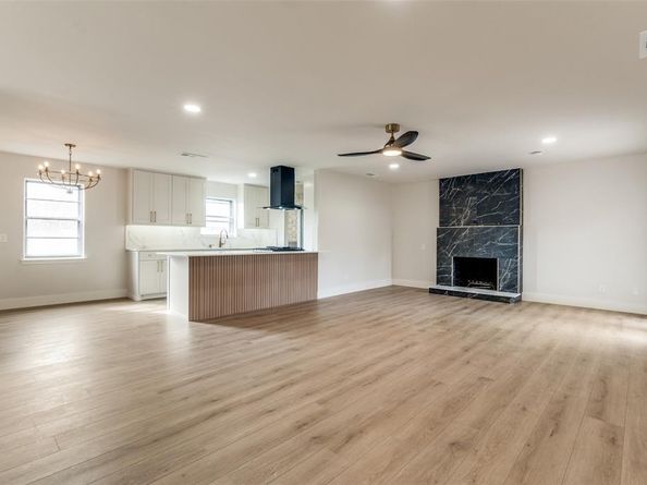 6225 N Jim Miller Road , Dallas Texas 75228