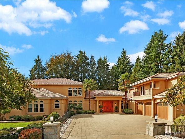 1055 91st Avenue NE, Bellevue WA 98004