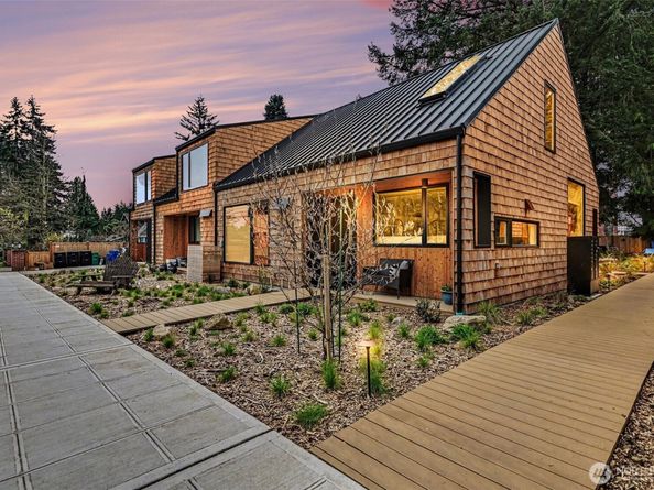 11725 Meridian Avenue N 4, Seattle WA 98133