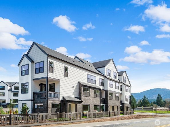 714 Newport Way NW, Issaquah WA 98027