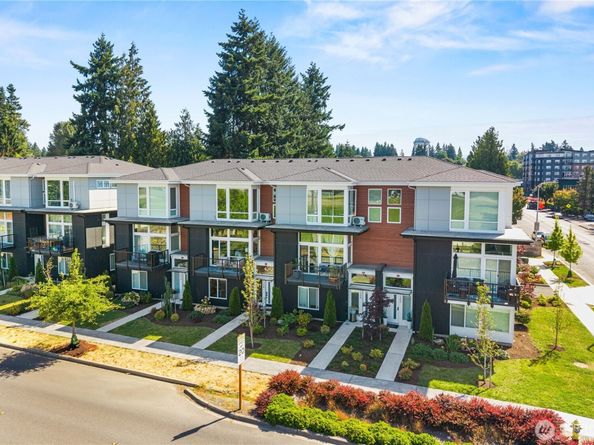 1208 Harrington Avenue NE, Renton WA 98056