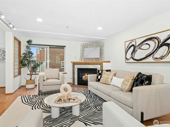 726 N 94th Street B, Seattle WA 98103