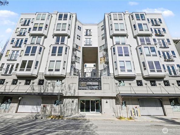 3028 Western Avenue 214, Seattle WA 98121