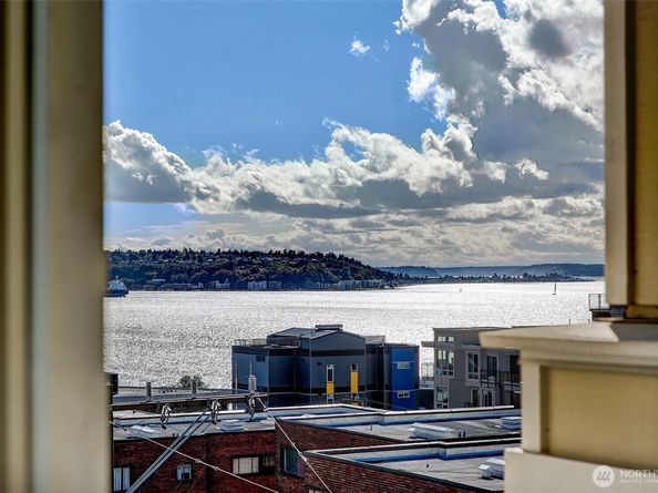 530 4th Avenue W 502, Seattle WA 98119