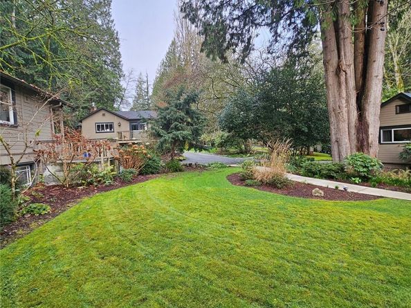 9380 Ferncliff Avenue NE, Bainbridge Island WA 98110