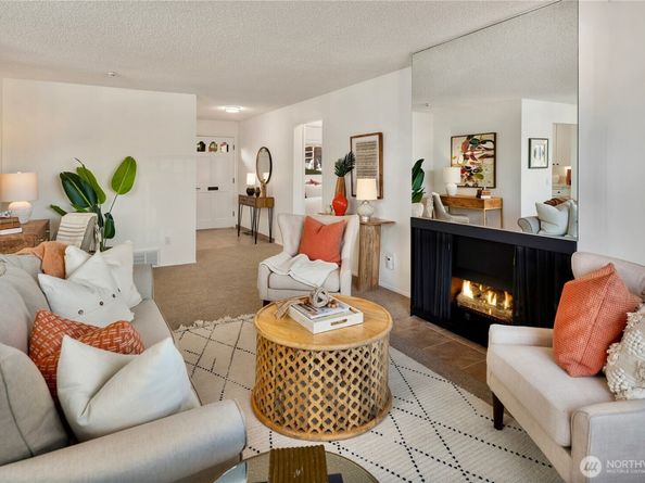 10713 Glen Acres Drive S 10713, Seattle WA 98168