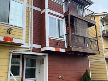 5728 Roosevelt Way NE