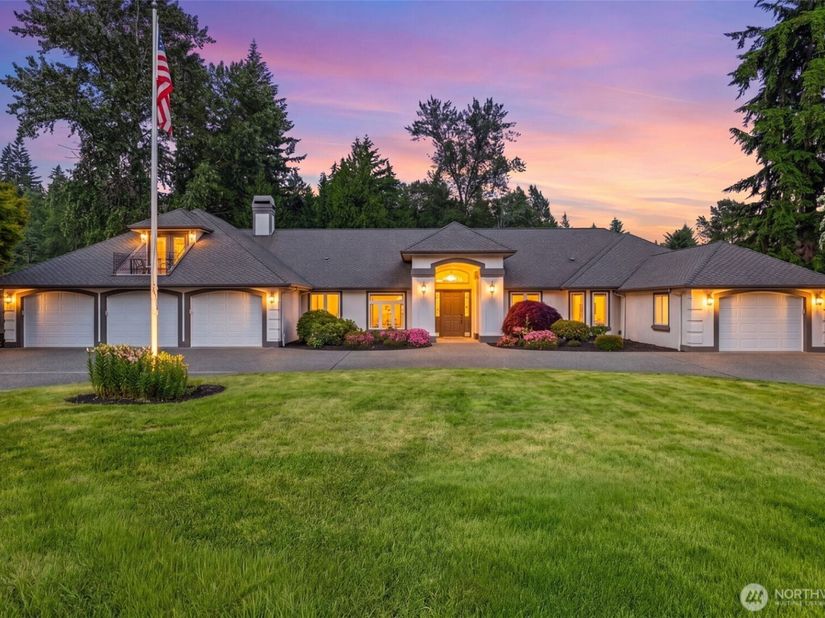 6420 224th Avenue NE, Redmond WA 98053