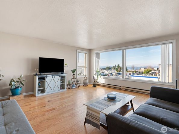 813 S 227th Place 5, Des Moines WA 98198