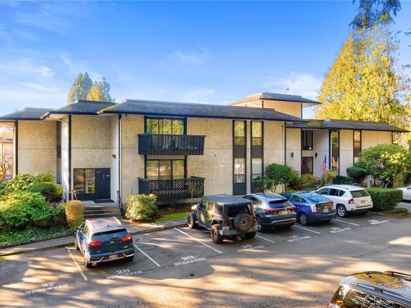 19409 56th Avenue W 201, Lynnwood WA 98036