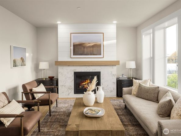 14335 149th Place NE 44, Woodinville WA 98072