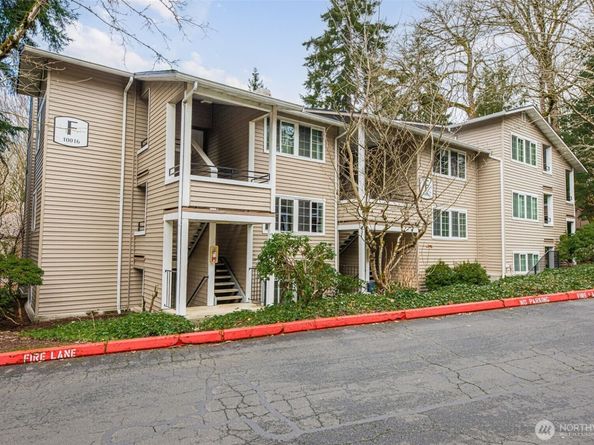 10016 NE 120th Lane F201, Kirkland WA 98034