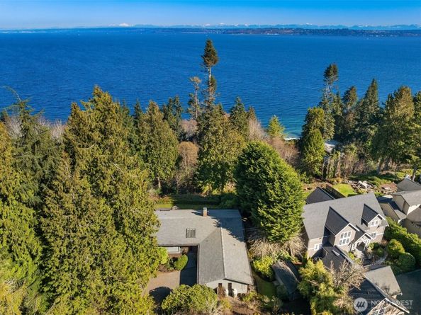 10700 NE Broomgerrie Road, Bainbridge Island WA 98110