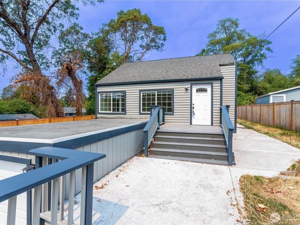 2644 SW 112th Street, Seattle WA 98146