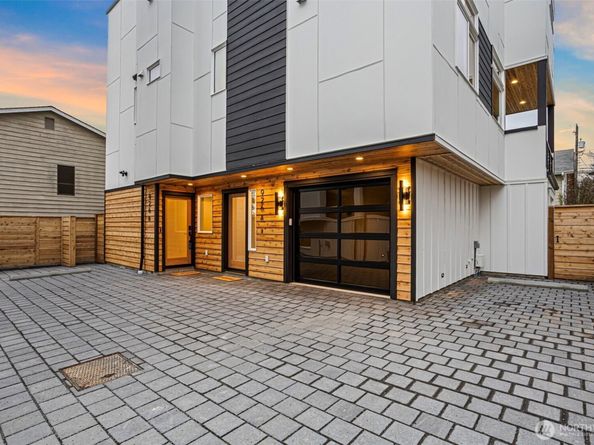 926 NW 57th Street A, Seattle WA 98107