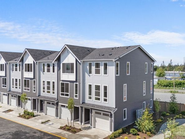 15726 40TH Avenue W D1, Lynnwood WA 98087