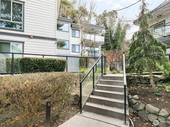 3204 81st Place SE B202, Mercer Island WA 98040