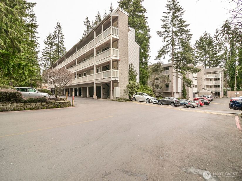 14527 NE 40th Street G204, Bellevue WA 98007