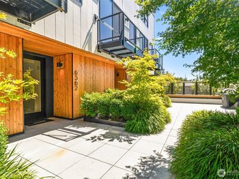 6562 Ravenna Avenue NE