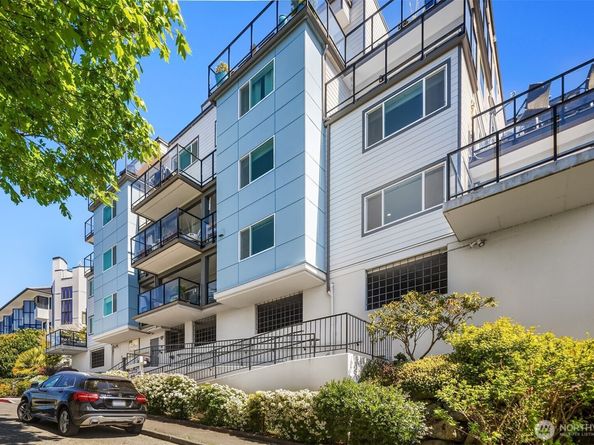 2040 13th Avenue W 33, Seattle WA 98119