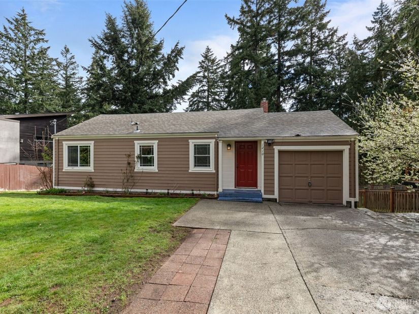 1210 108th Avenue SE, Bellevue WA 98004